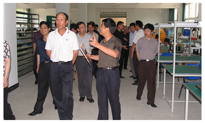 福建省委常委、政法委書記徐謙一行視察虹潤(rùn)公司